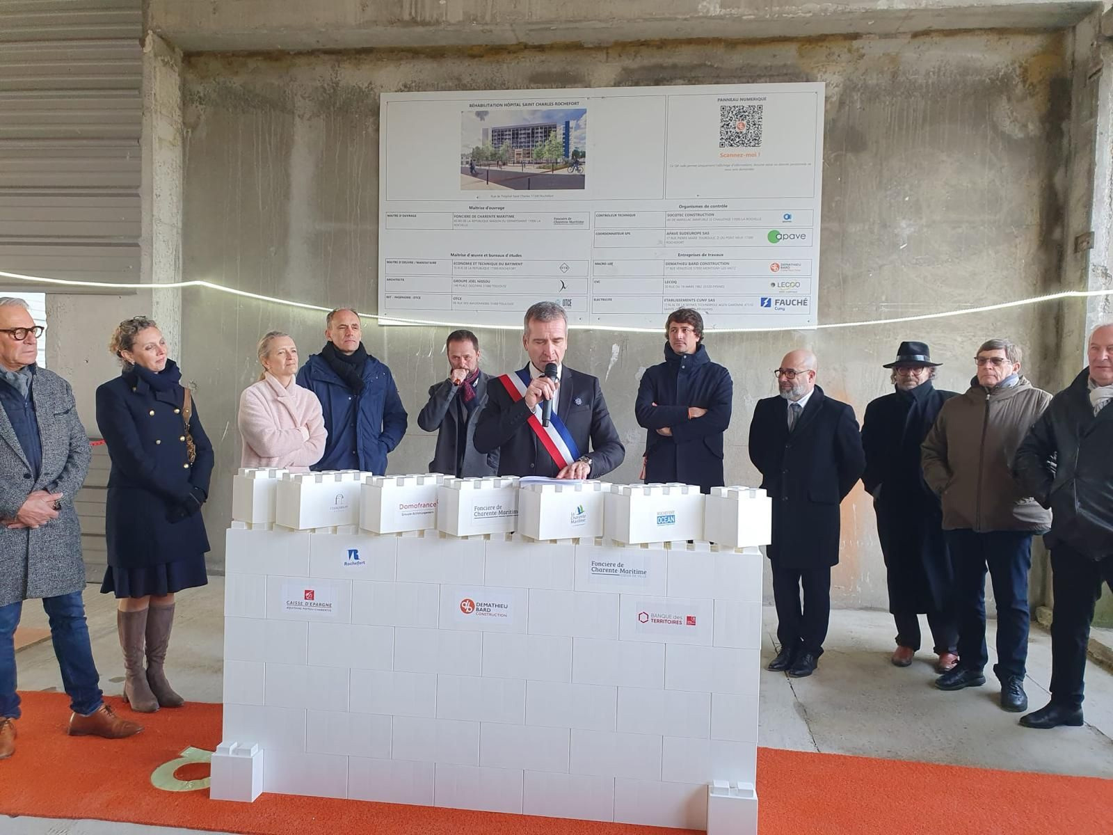 Domofrance pose la première pierre d'une résidence étudiante à Rochefort