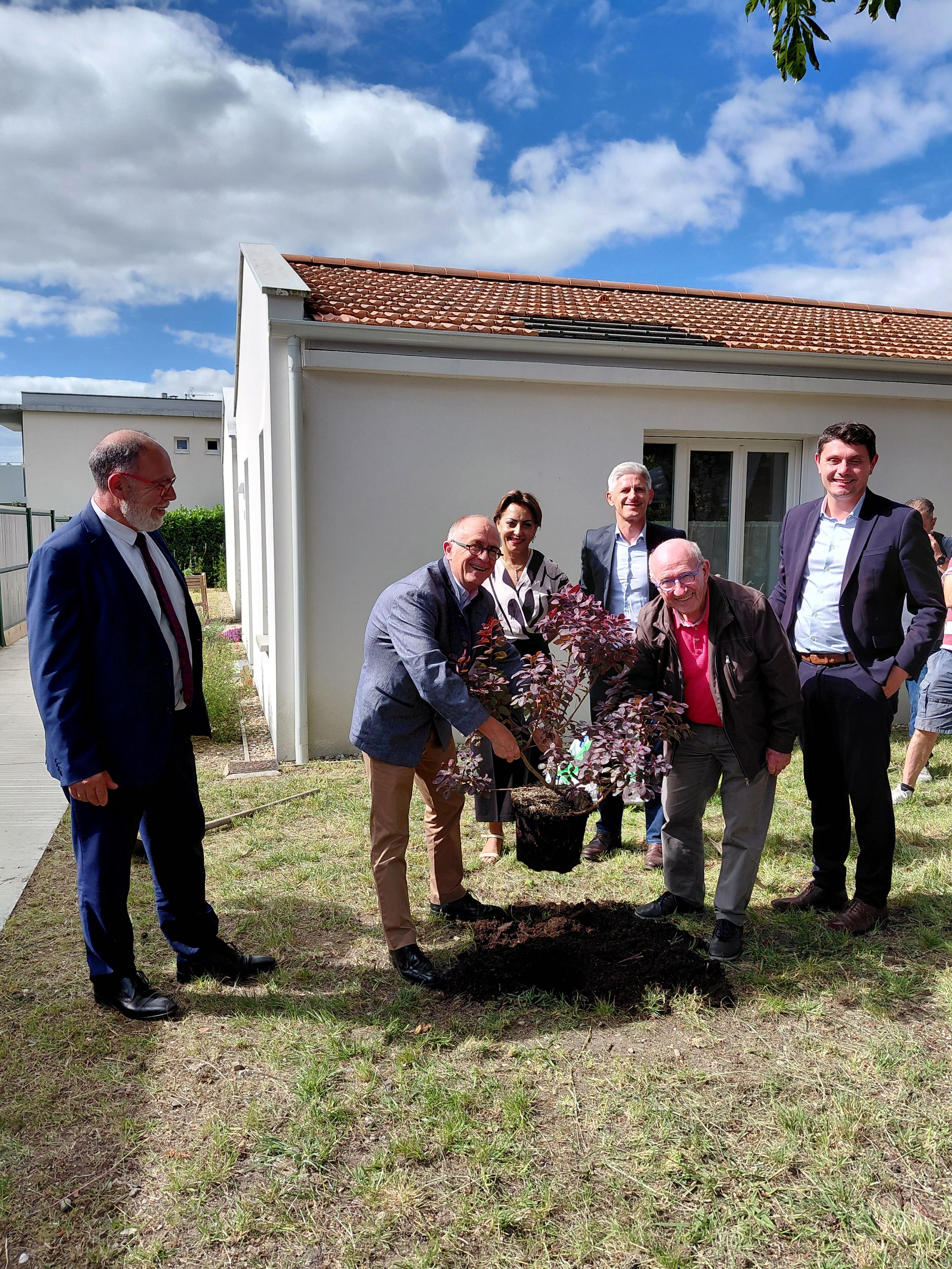 Domofrance et le Diaconat de Bordeaux inaugurent la pension de famille Béthel - résidence Charles Péguy