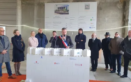 Domofrance pose la première pierre d'une résidence étudiante à Rochefort