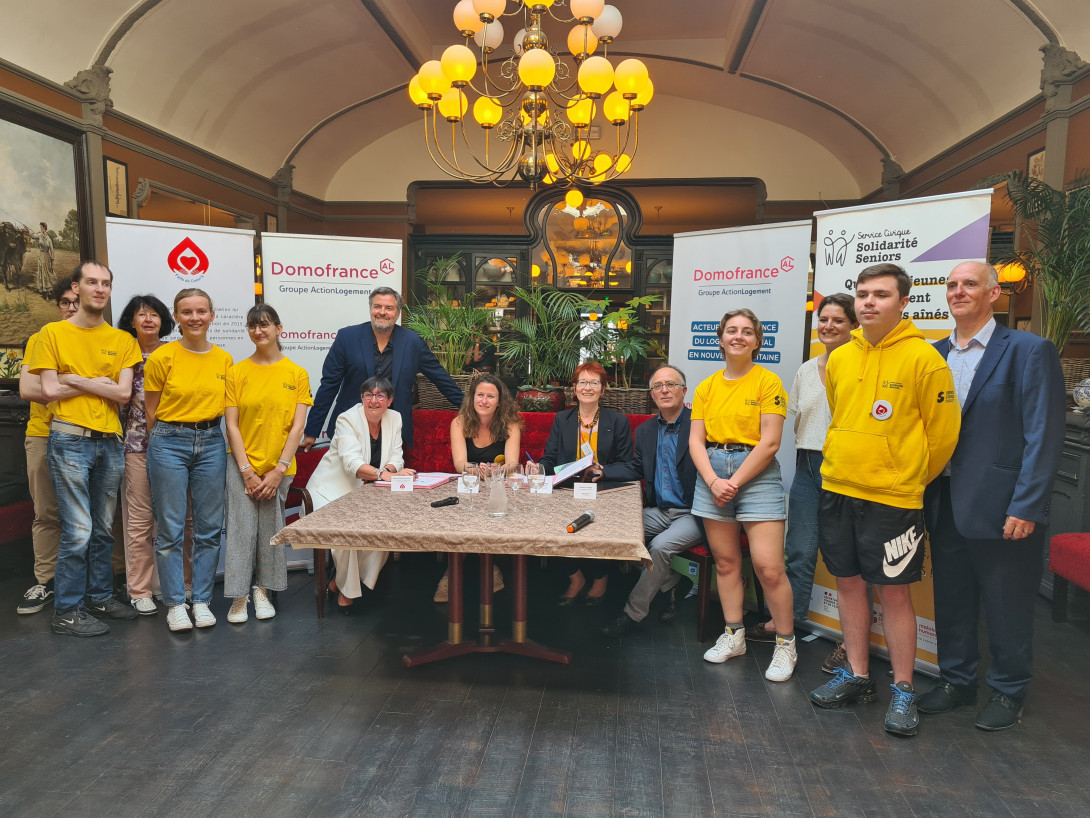 Signature de convention entre le service civique Solidarité Seniors SC2S et Domofrance, l’association Faits de Cœur’s et Domofrance ainsi que la convention liant le CCAS Pôle senior et Domofrance.