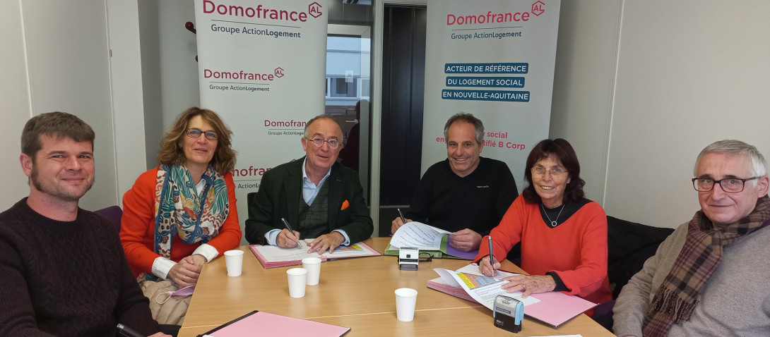 Francis Stéphan, Directeur Général de Domofrance, Sylvie Berthaud, Directrice de l'Innovation sociale chez Domofrance, Bâti Action, les Compagnons Bâtisseurs de Nouvelle-Aquitaine, l'ARQC.